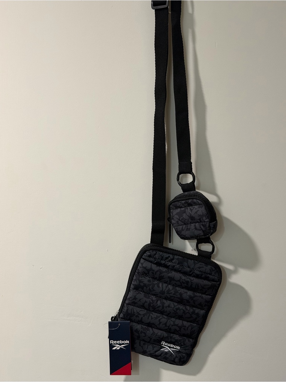 Reebok Black Floral Quilted Sling Bag - Picture 3 of 4